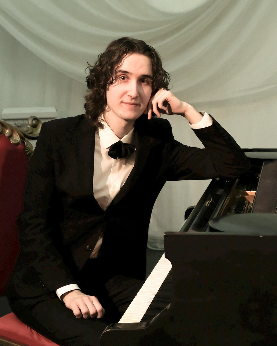 Максим Чекмарёв, фортепиано – победитель проекта «Новые имена России XXI века» 2023 г. Фонд Дом Шрёдера