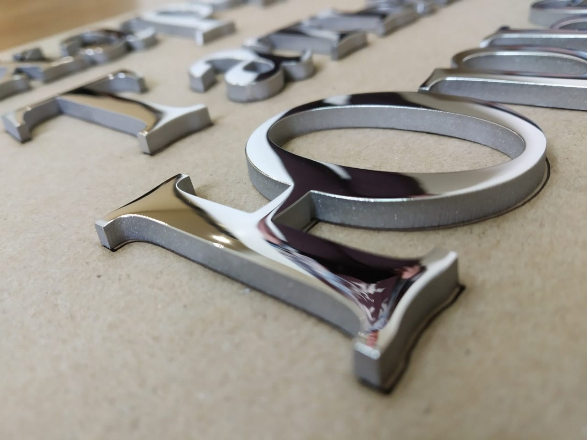 Бронзовые буквы. Granum-memorial