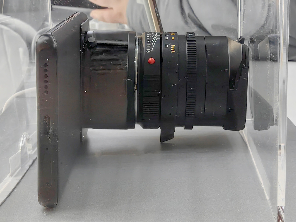 Смартфон со сменными объективами на MWC. Фотограф — видеограф в Москве Дмитрий Менделеев