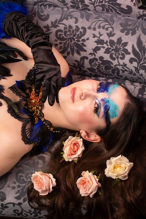 Арт портрет с цветами и декоративным макияжем, фешен фотосессия, фотограф Карасёва Елена