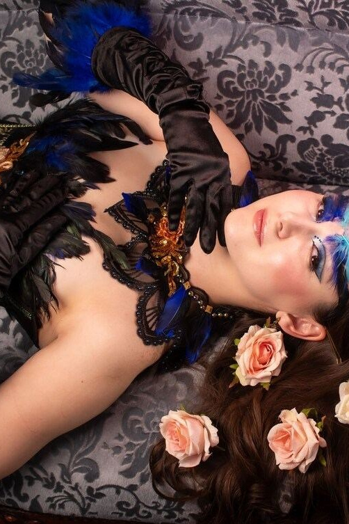 Арт портрет с цветами и декоративным макияжем, фешен фотосессия, фотограф Карасёва Елена