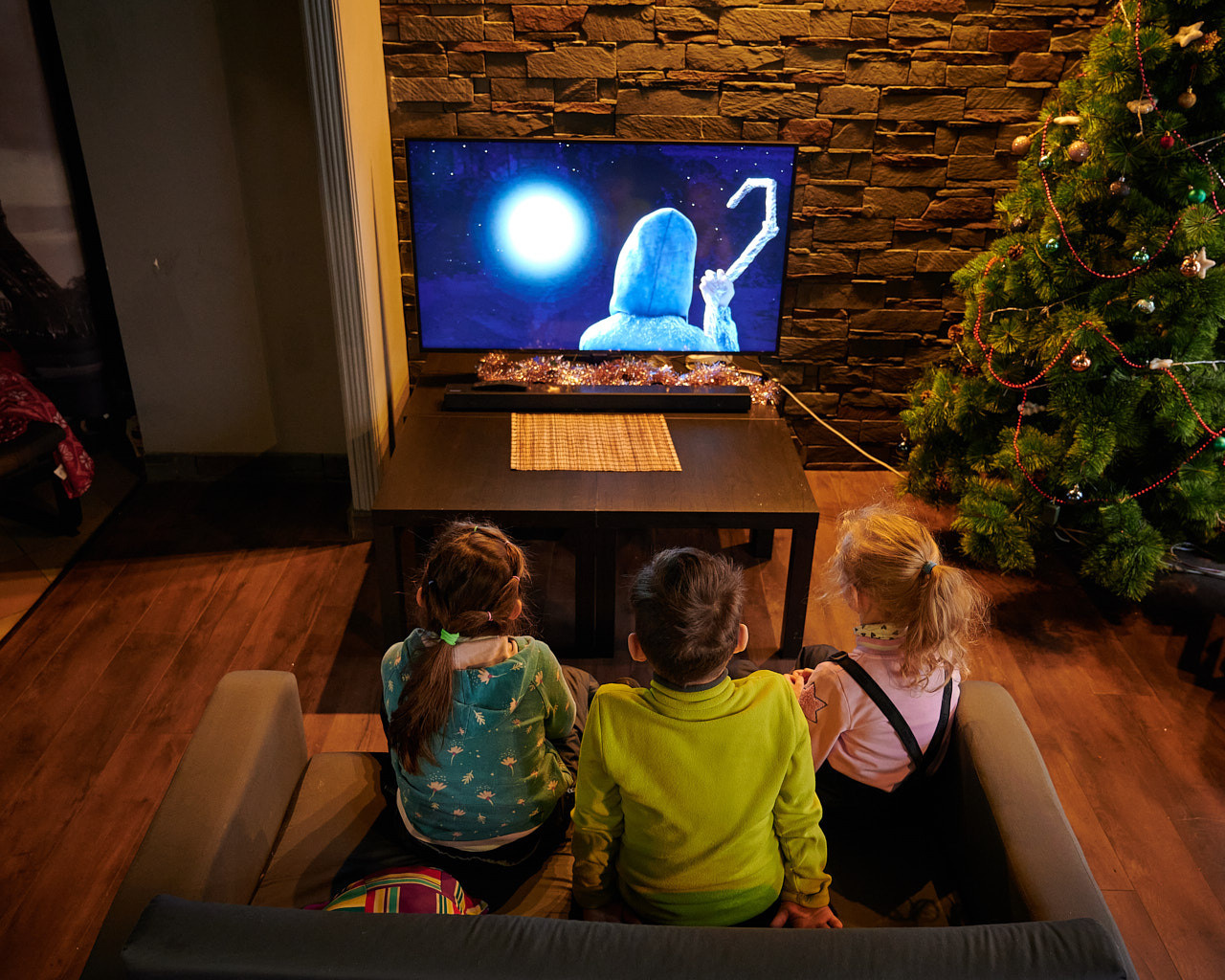 Nikkor Z 24-70 f/4 S как объектив для путешествий. Флористическая, интерьерная и портретная съемка в Москве и Европе