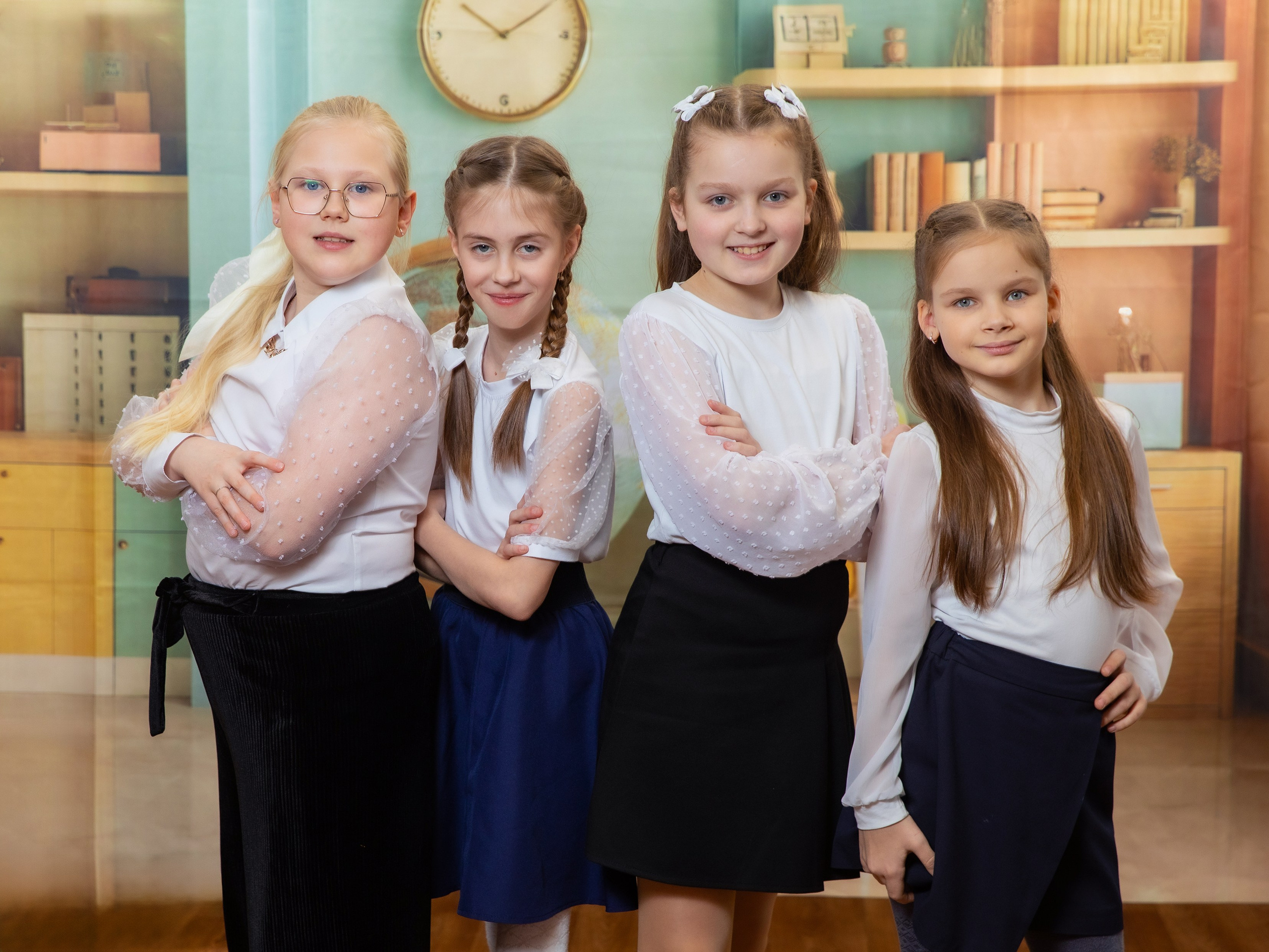 Выпускной альбом Трюмо Трио для начальной школы (1–4 класс)
