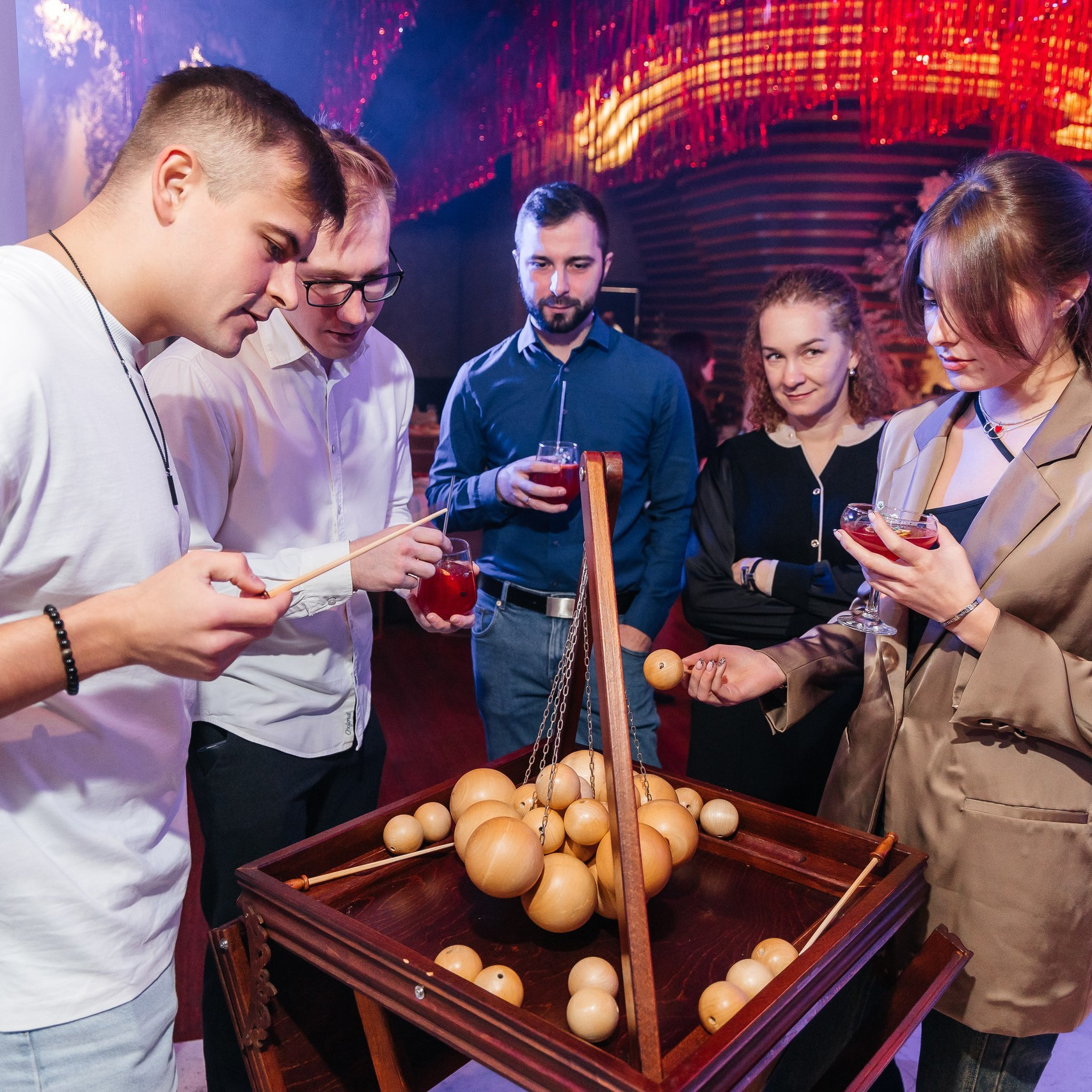 Корпоративное мероприятие в Ростове-на-Дону от Анастасии Новиковой: сотрудники общаются и участвуют в командной активности