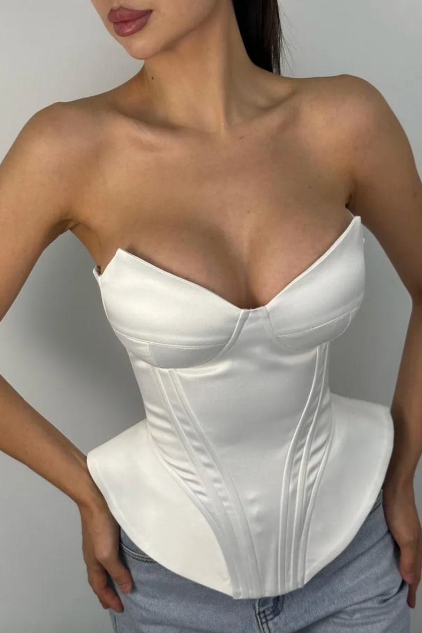 Аренда одежды. Лиза Бродская — фотограф в Москве