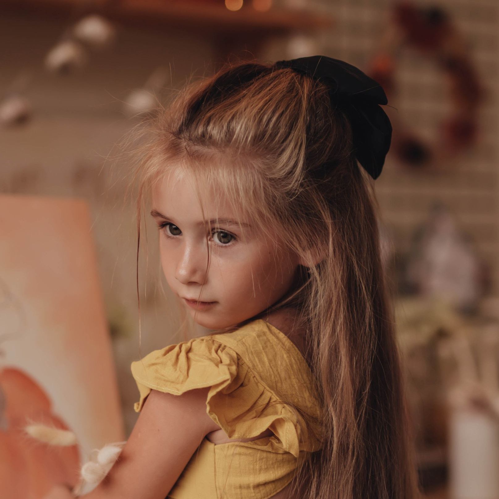 Профессиональные дети-модели для яркой предметной съемки.