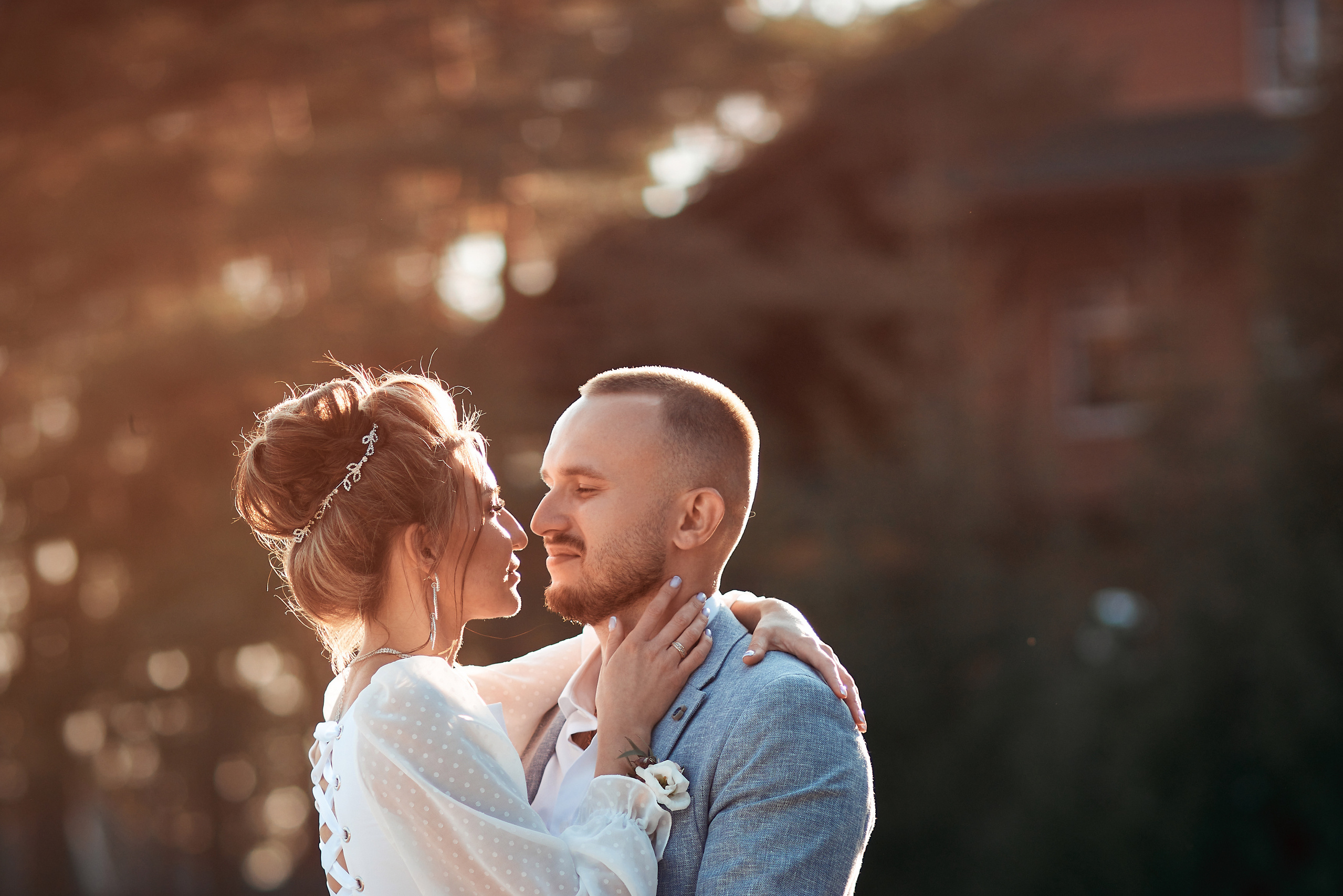 Свадебный фотограф Сызрань:  фотосессия молодоженов на природе