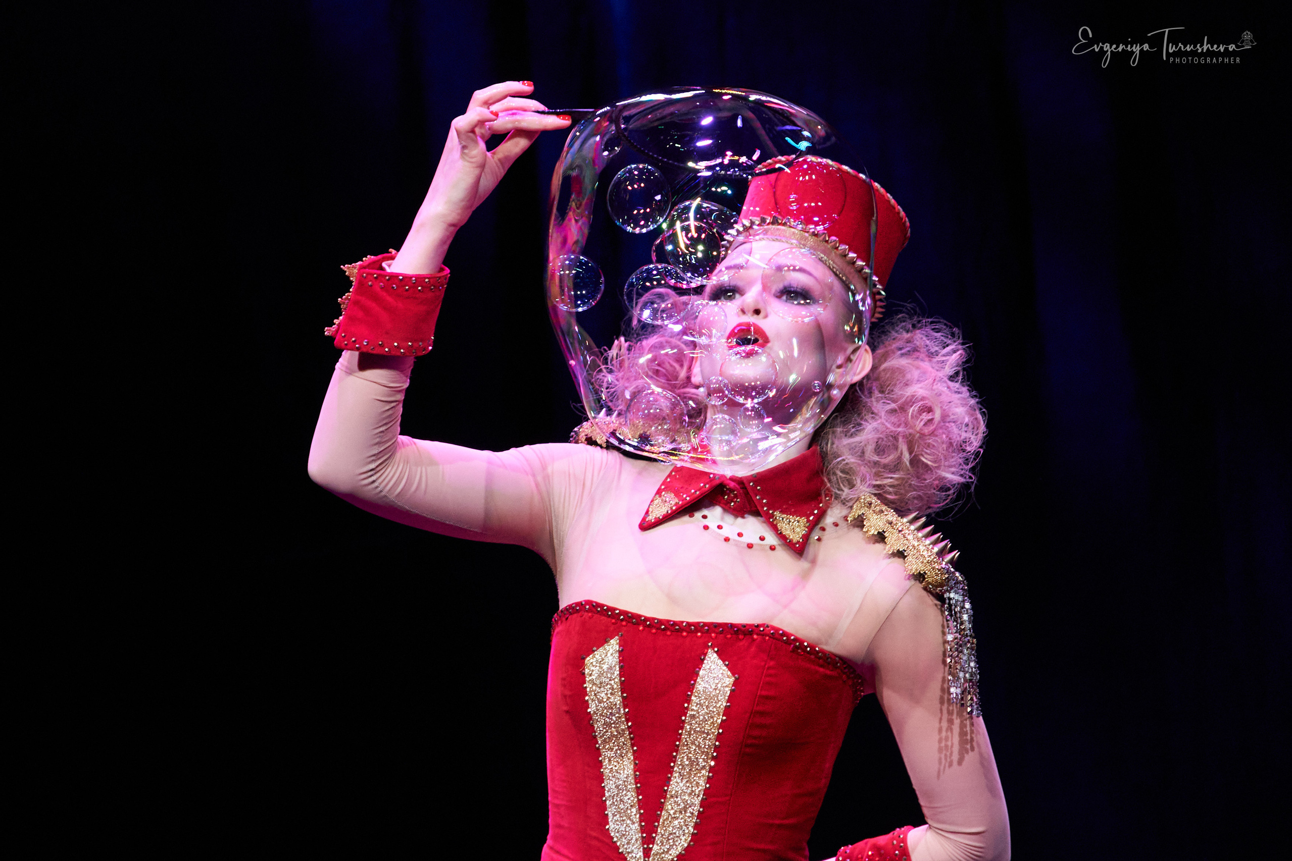 Иллюзионное шоу «Лига волшебников». Фотограф Евгения Турушева