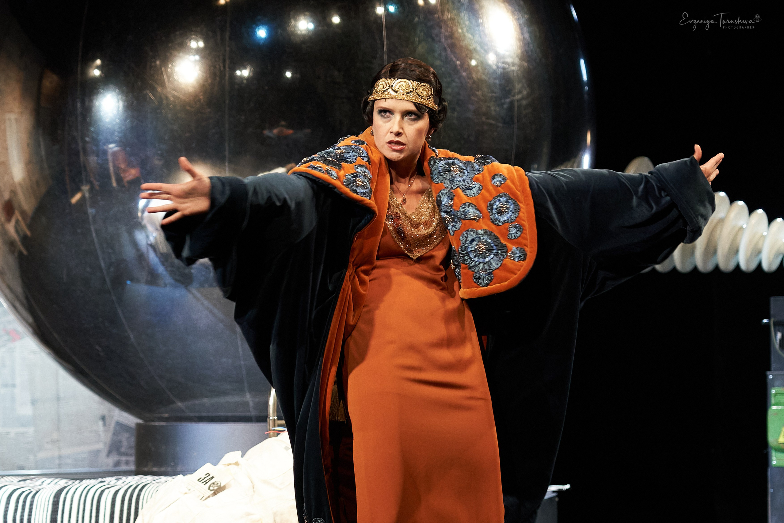 «Иван Васильевич» — премьера, открывшая сотый сезон Театра Сатиры. Фотограф Евгения Турушева