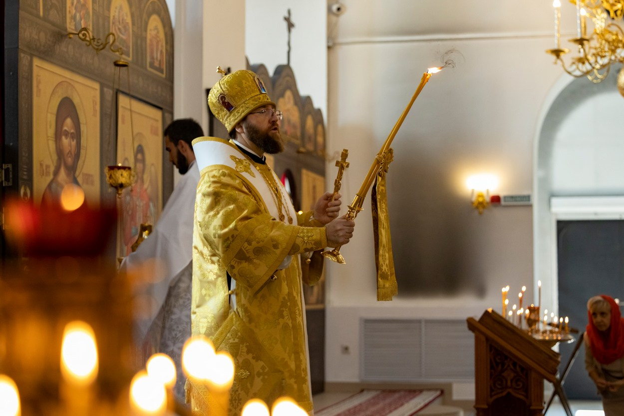 Архиерейское богослужение в Петропавловском храме. Северное благочиние Саратовской епархии