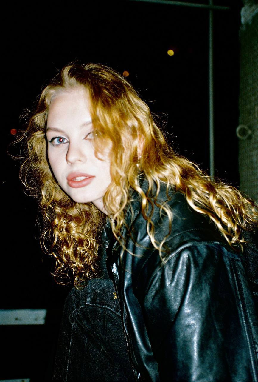 Контакты. Плёночный фотограф в Москве Саша Баранова