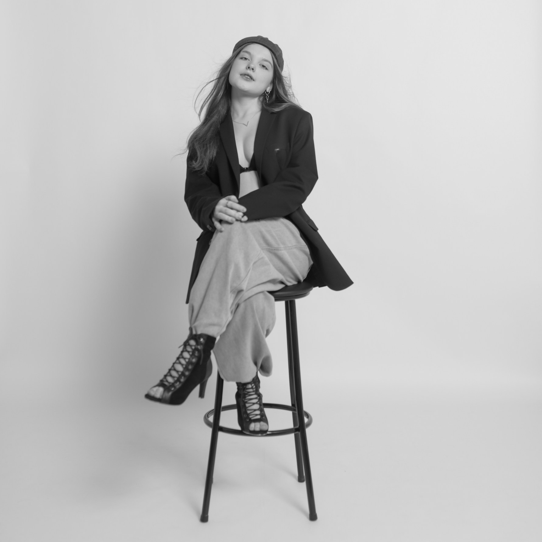 фотосессия без фотографа белый фон в студии автопортрета Нижний Новгород