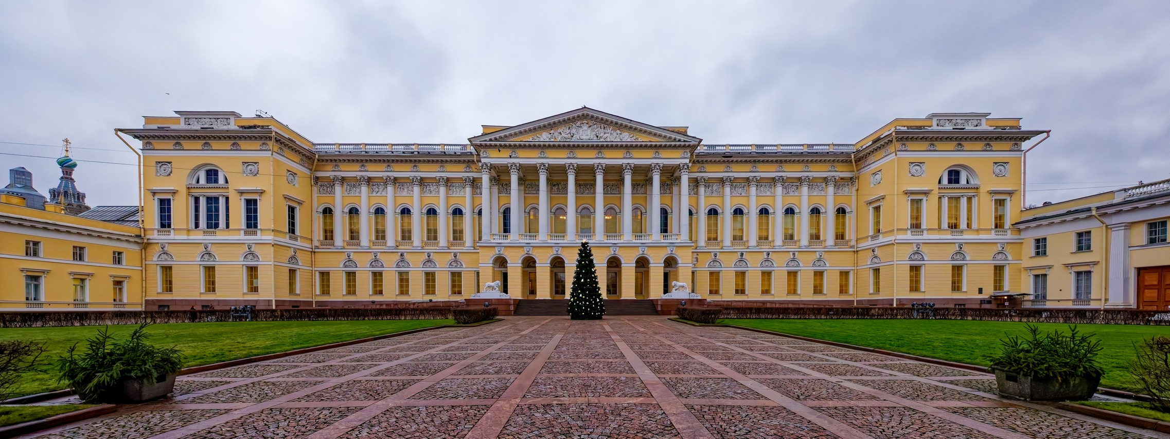 812 оттенков Питера