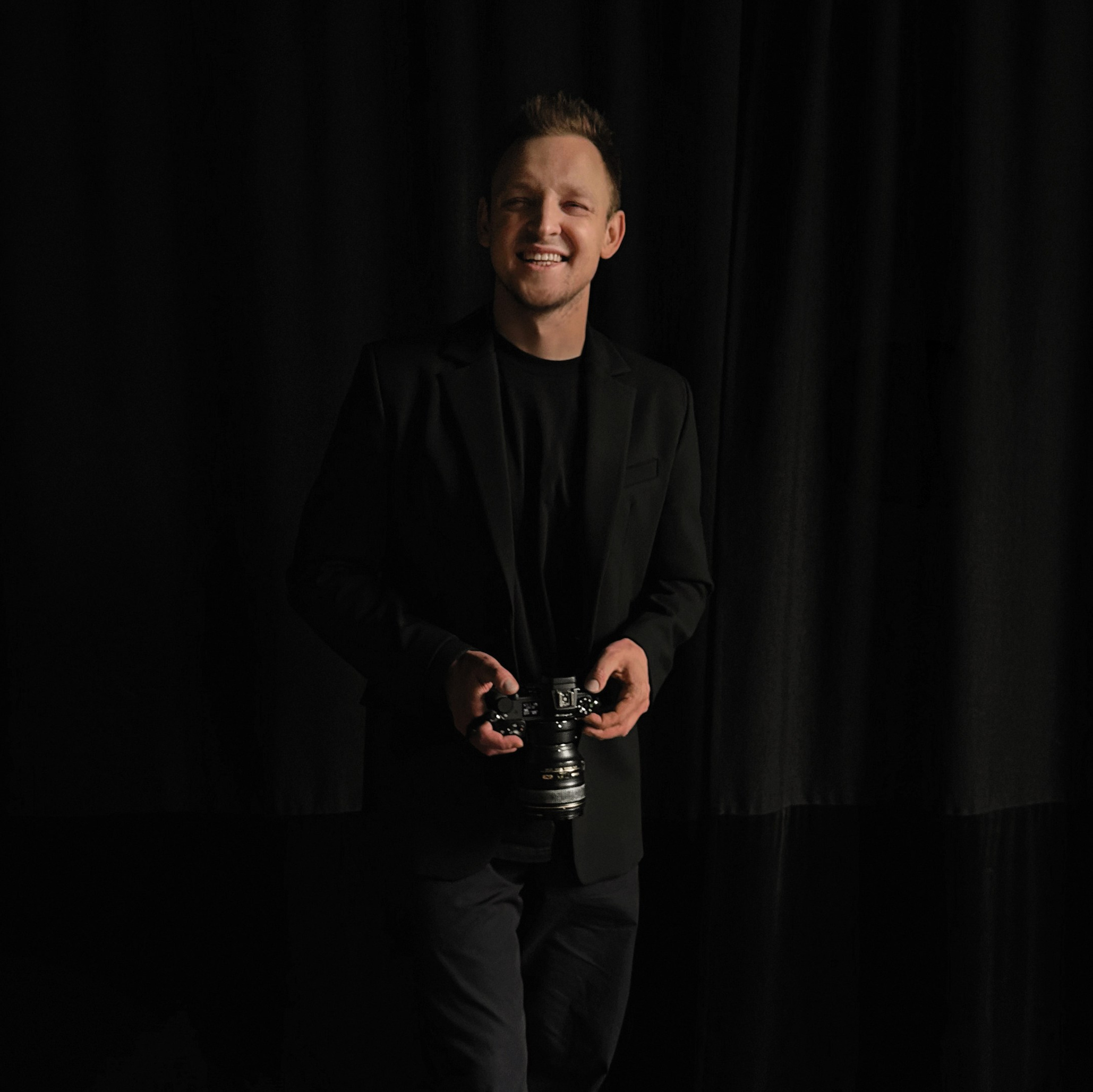 Контакты. Фотограф Александр Захар. Минск, Москва, Дубай