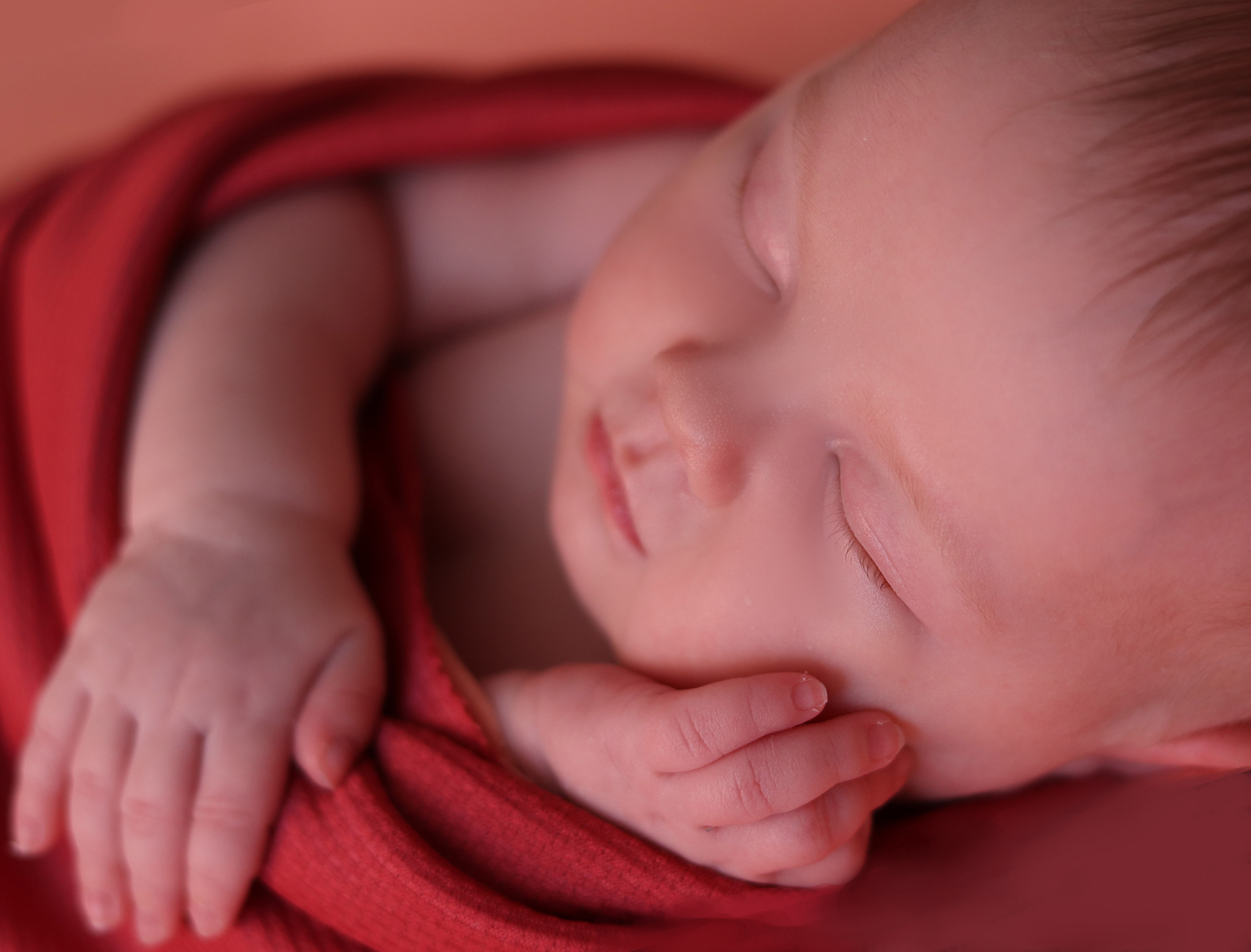 Малыш не спит…. Фотограф новорожденных в г. Барнаул Ренпенинг Катерина