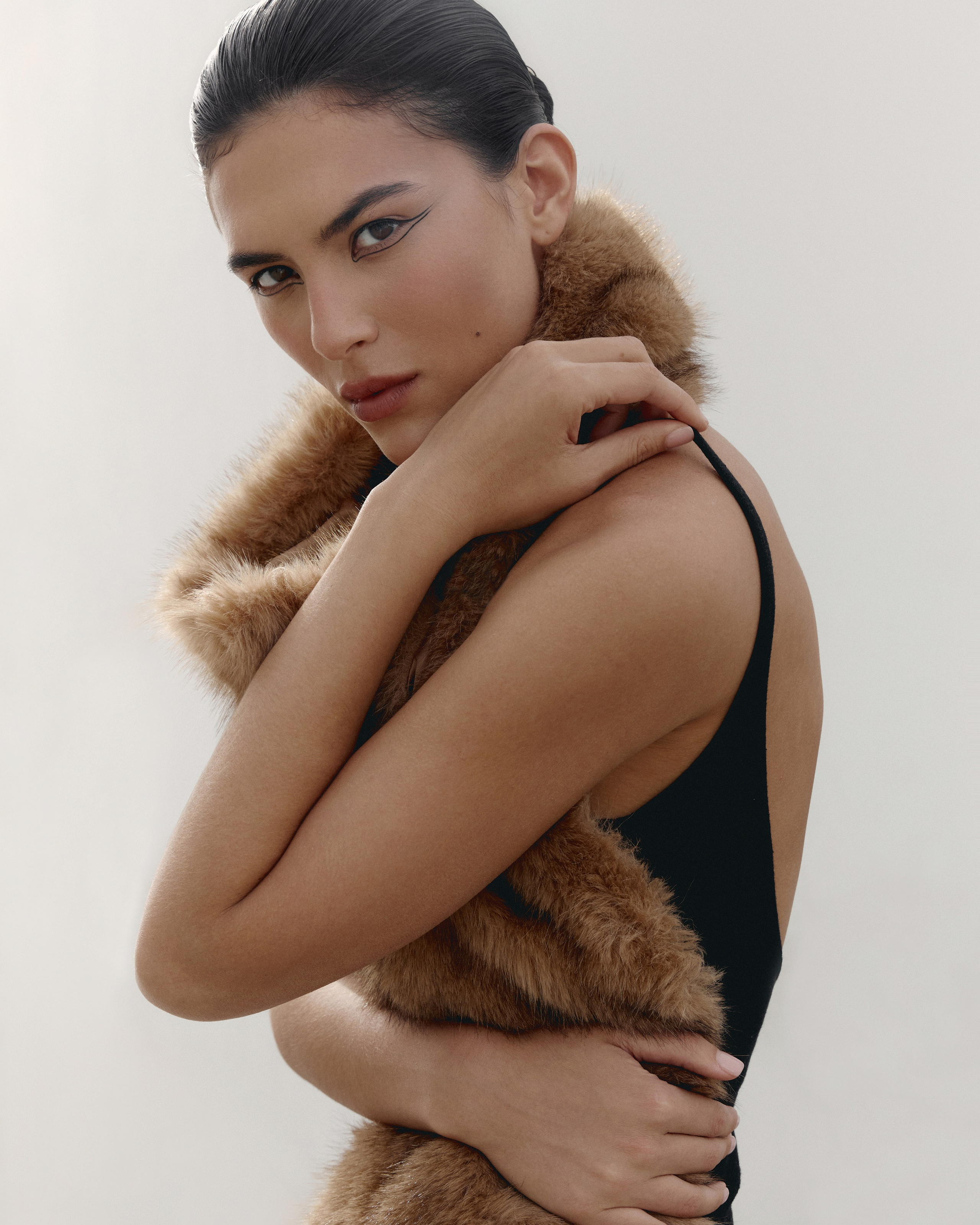 Fashion and model test photographer based in Dubai and Abu-Dhabi