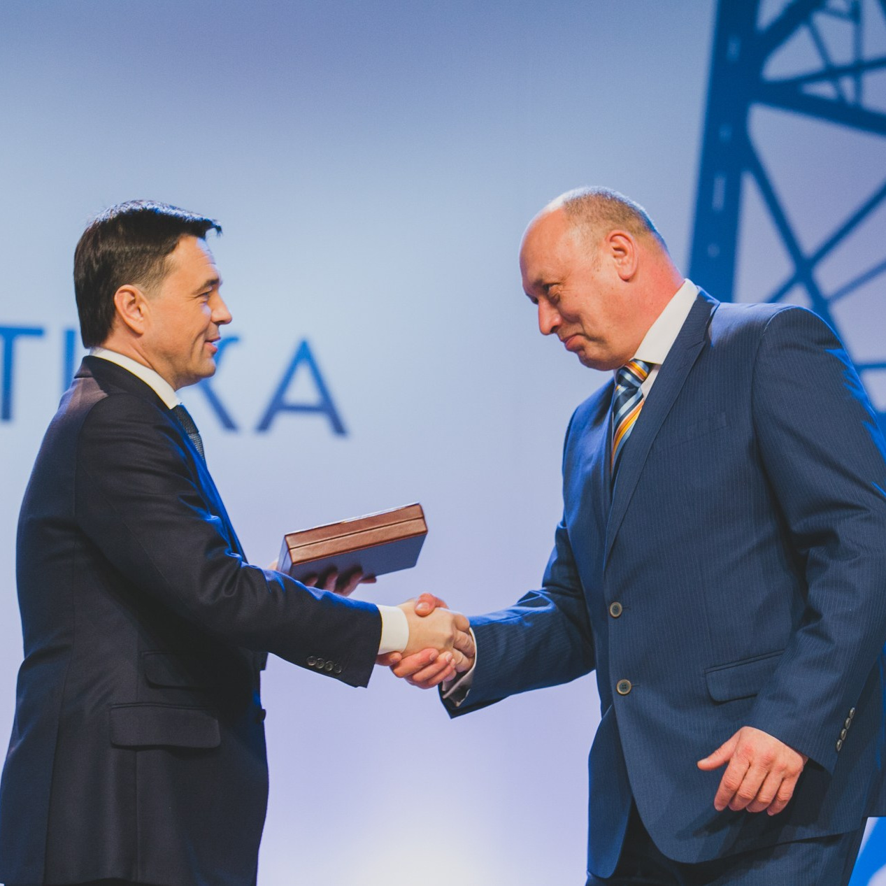 Профессиональный фотограф Евгений Земцов в Москве. Контент съемка, репортаж мероприятий, бизнес портреты