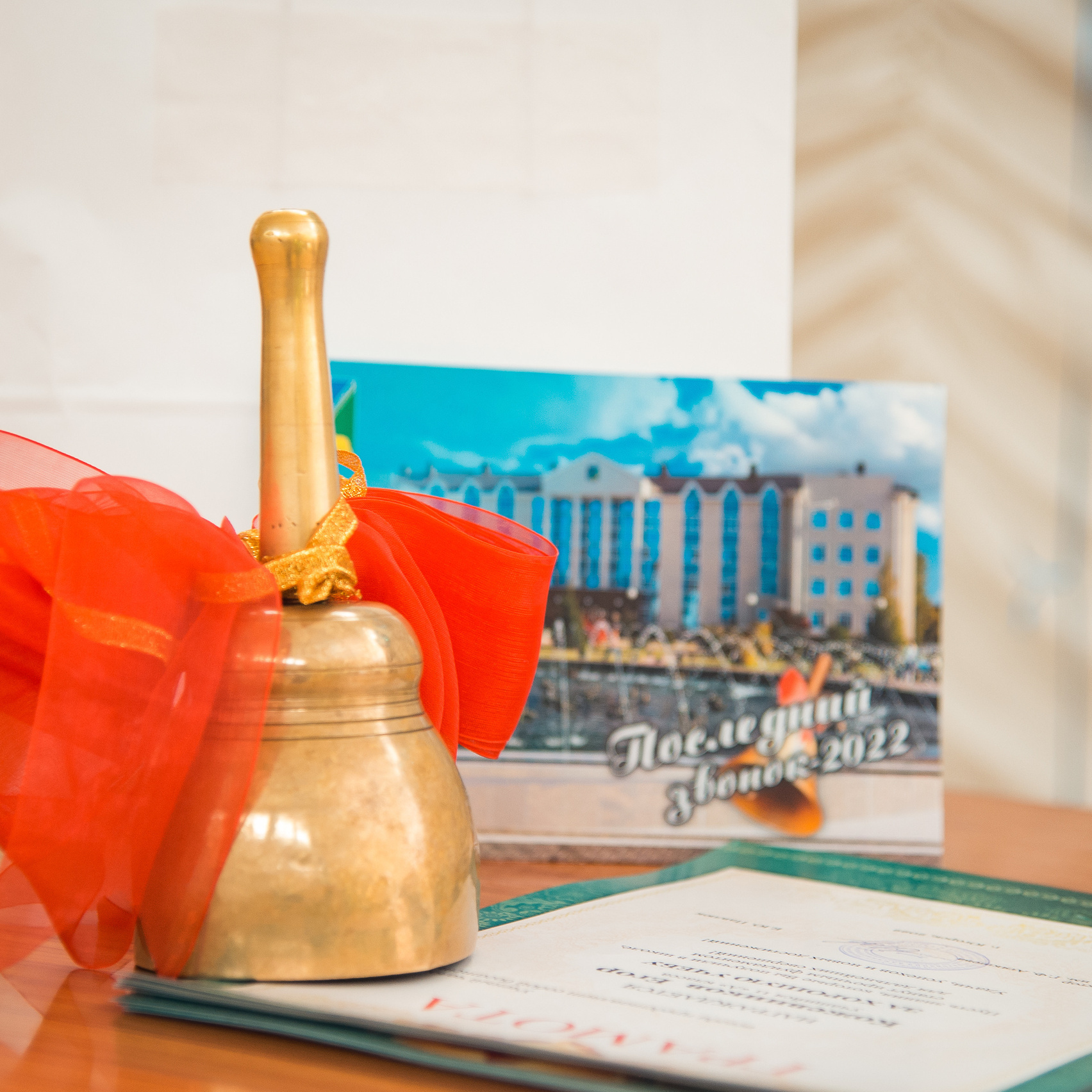 Стильные выпускные альбомы для 9-11 классов