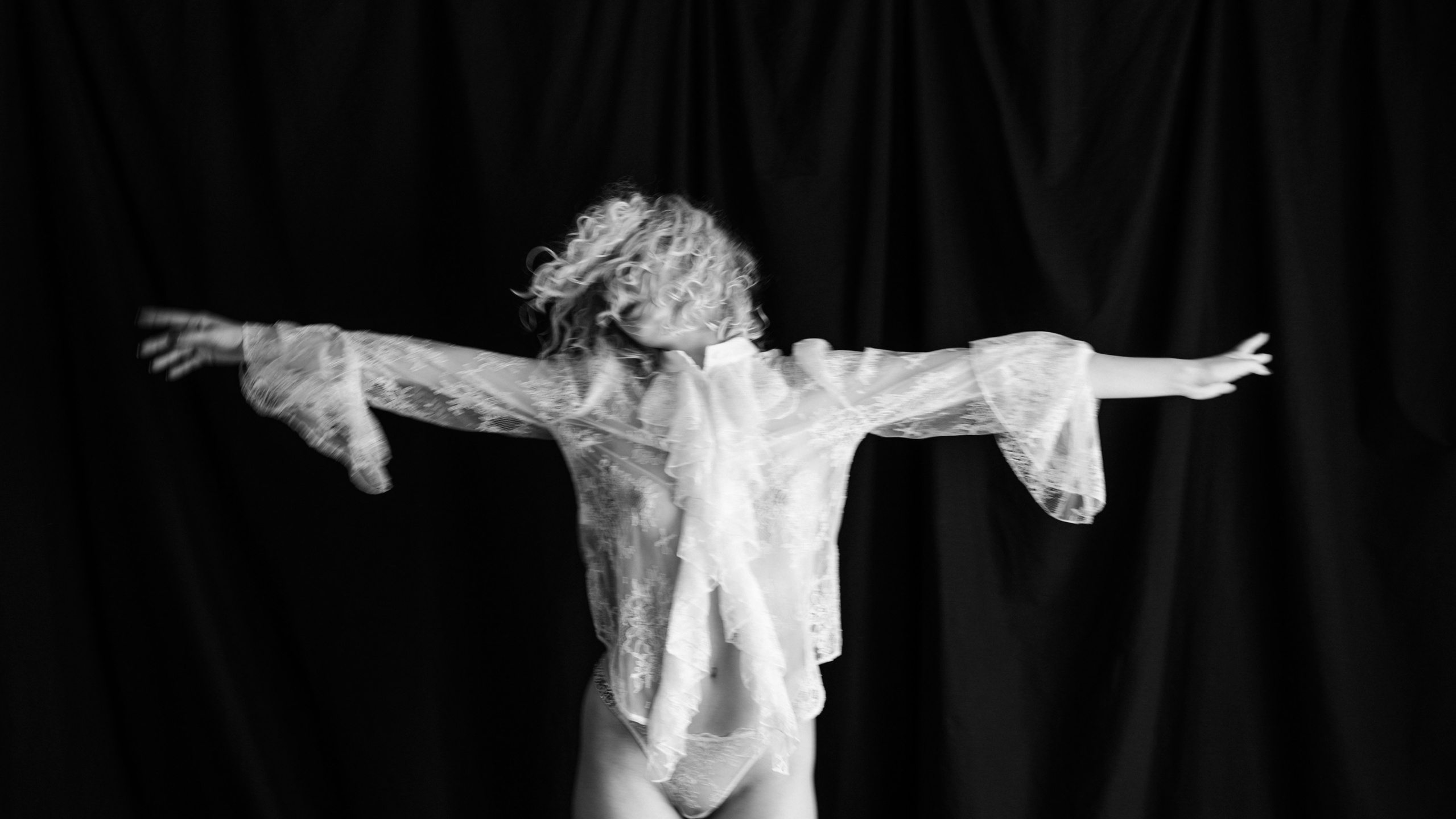 Empowering boudoir. Portrait photographer in London