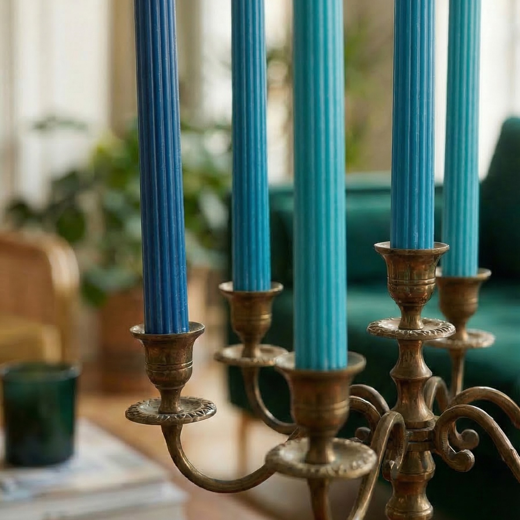 Интерьерные свечи на заказ в подсвечниках, декор для дома и бизнеса