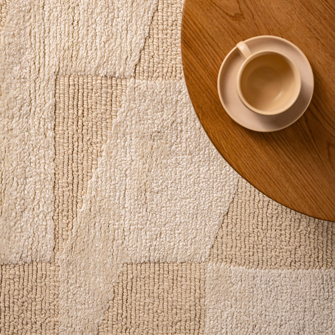 Ковры Decaro Rugs. L. Deco интерьерный салон. Краски/обои/лепной декор