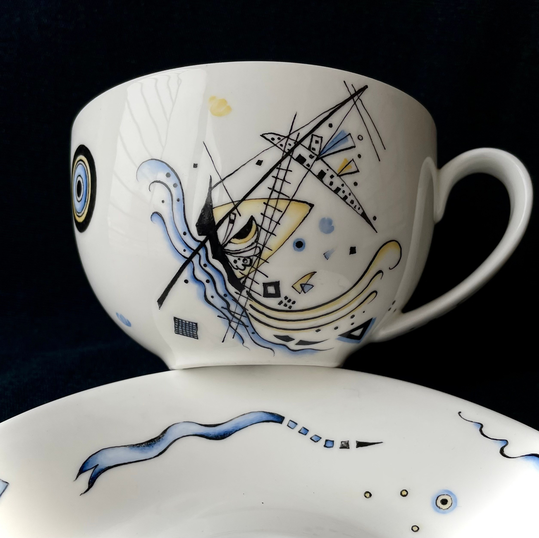 Wassily Kandinsky. Чайная пара «Василий Кандинский. Морское сражение». Роспись фарфора в Санкт-Петербурге.