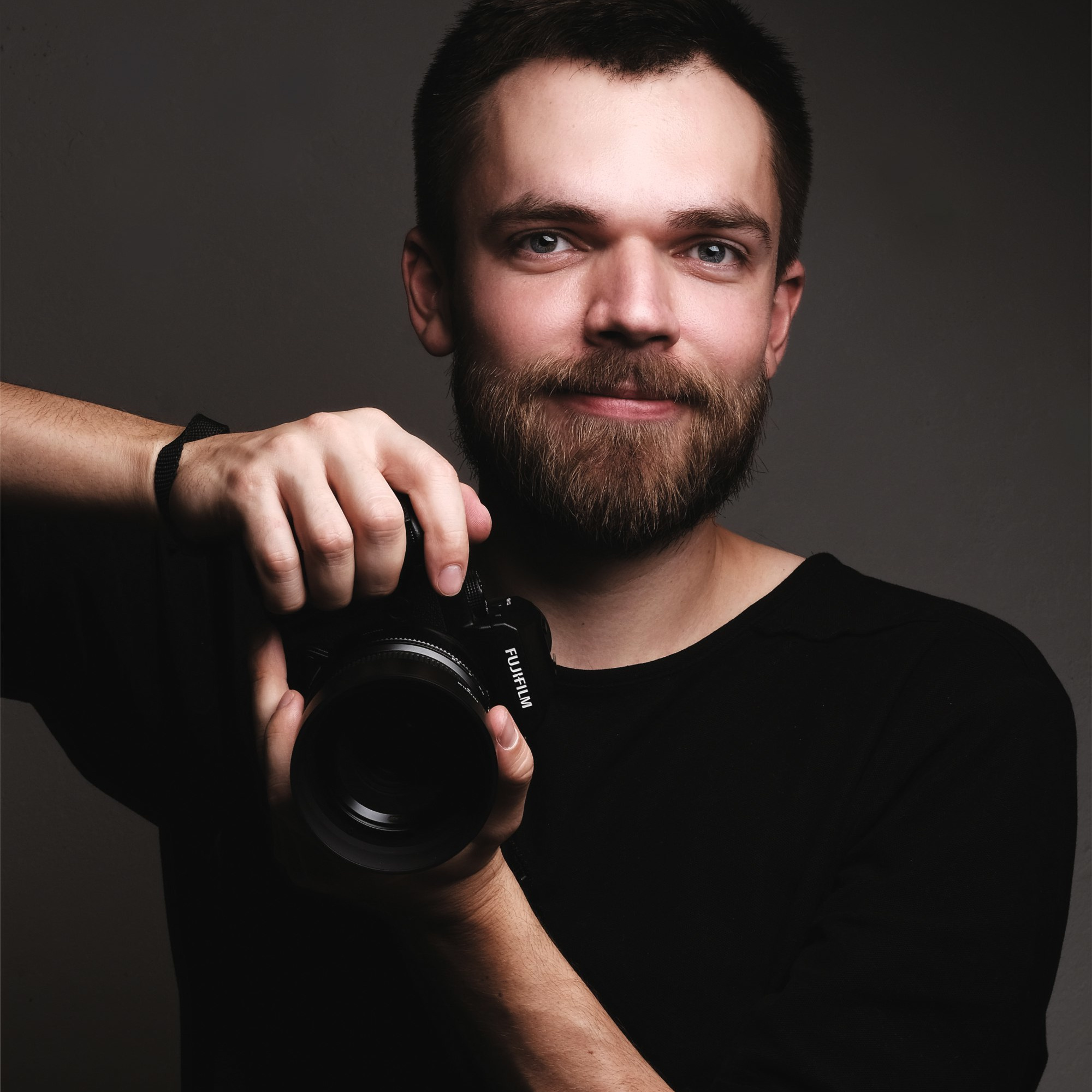 Контакты. Oleg Samoilov is a documentary photographer for brands that value an honest story