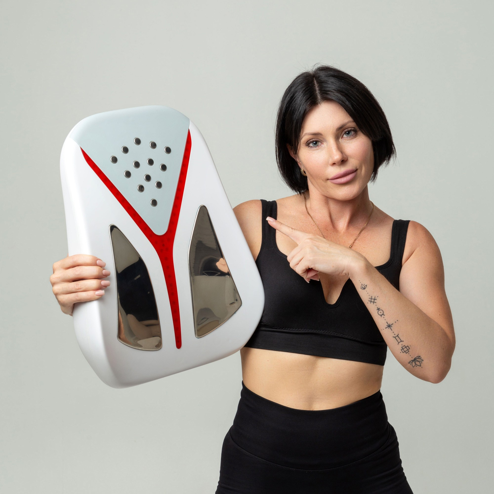 Девушка с прибором фото для маркетплейса