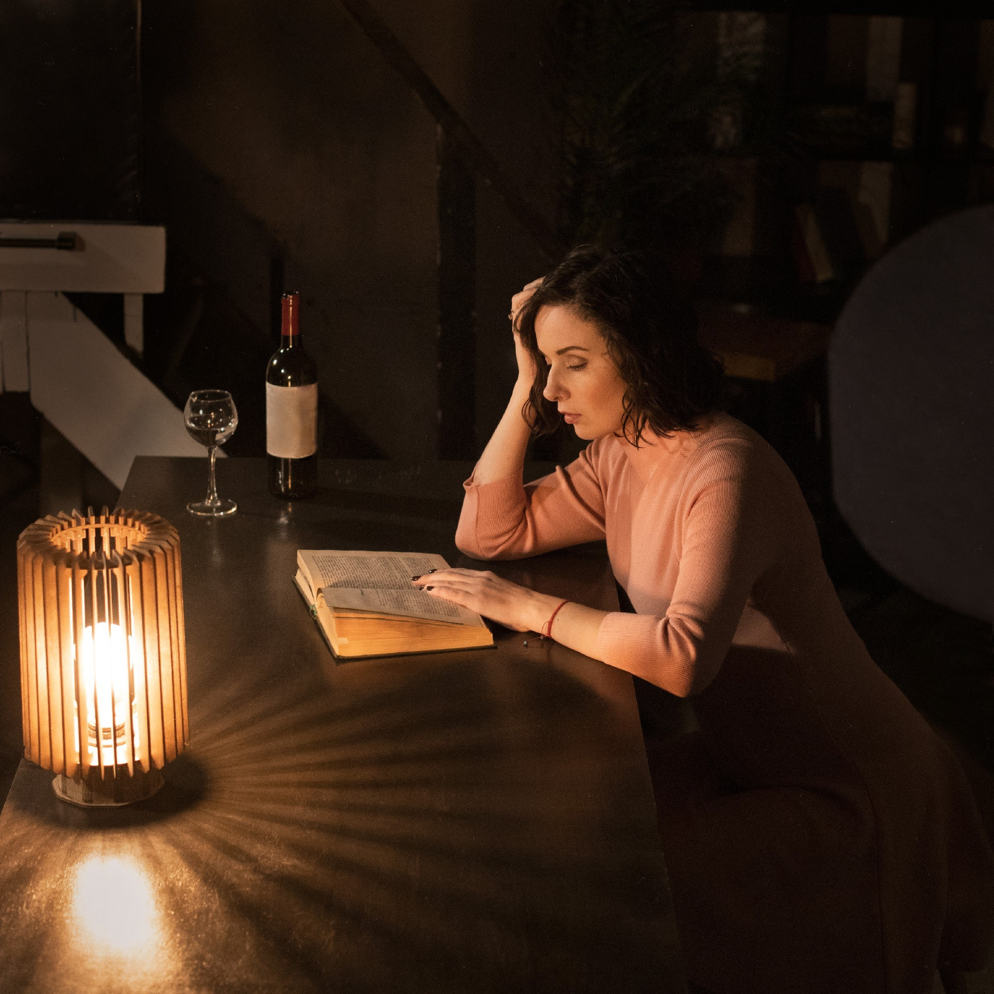 Люди читают. Необычные портретные фотосессии под ключ в Москве