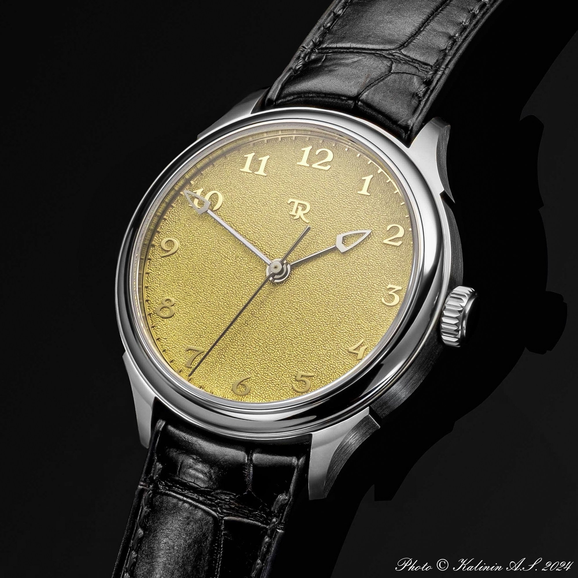 Высококачественная предметная каталожная Фотосъемка в Москве. Высококачественная профессиональная рекламная фотосъёмка ювелирных украшений, драгоценных камней в Москве. Обучение, консультация