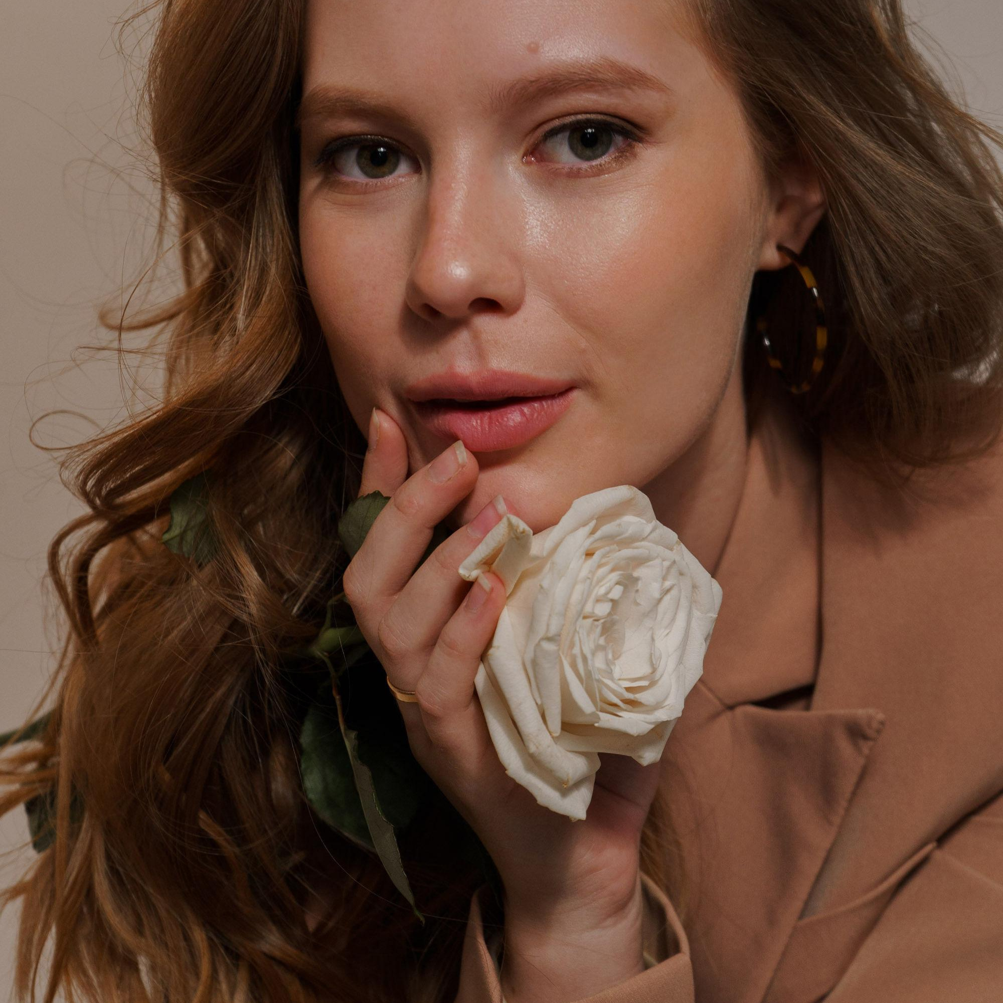 Контакты. Фотограф Софья Володкина