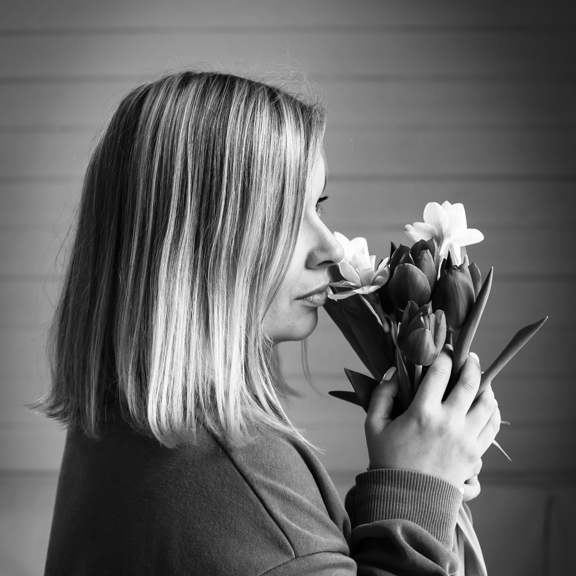 Контакты. Портретный творческий фотограф в Москве Надя Дудник