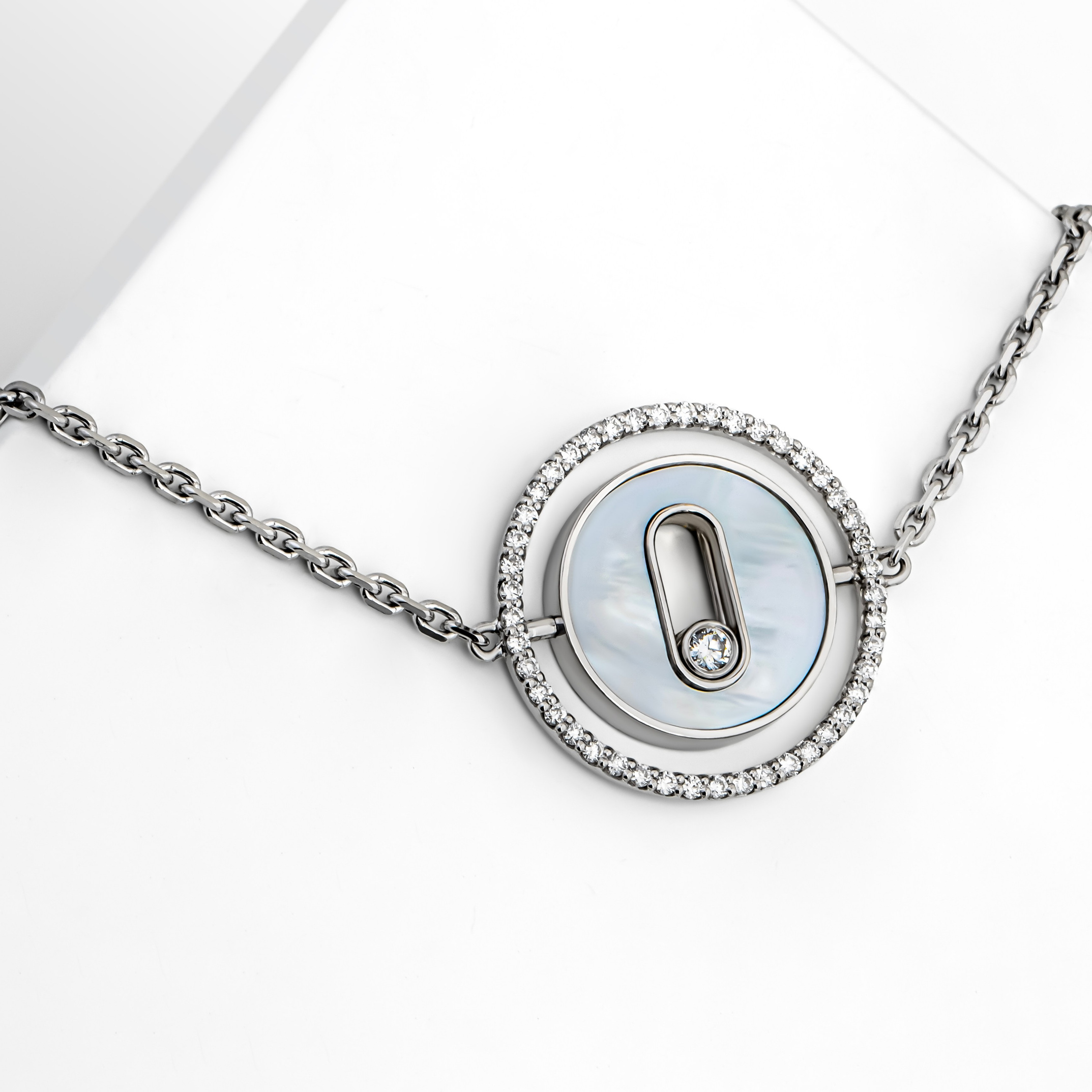 Фотограф ювелирных украшений в Санкт-Петербурге Воробьева Мария