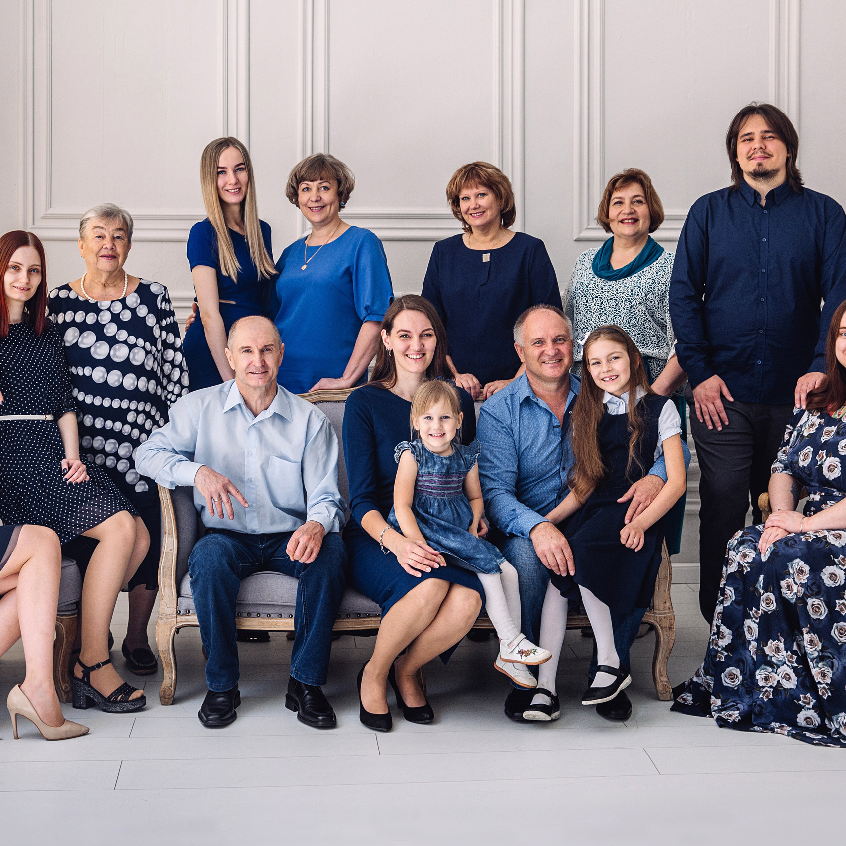 Семейная фотосессия в фотостудии. Марина Соколова. Контентный и семейный фотограф г. Красноярск