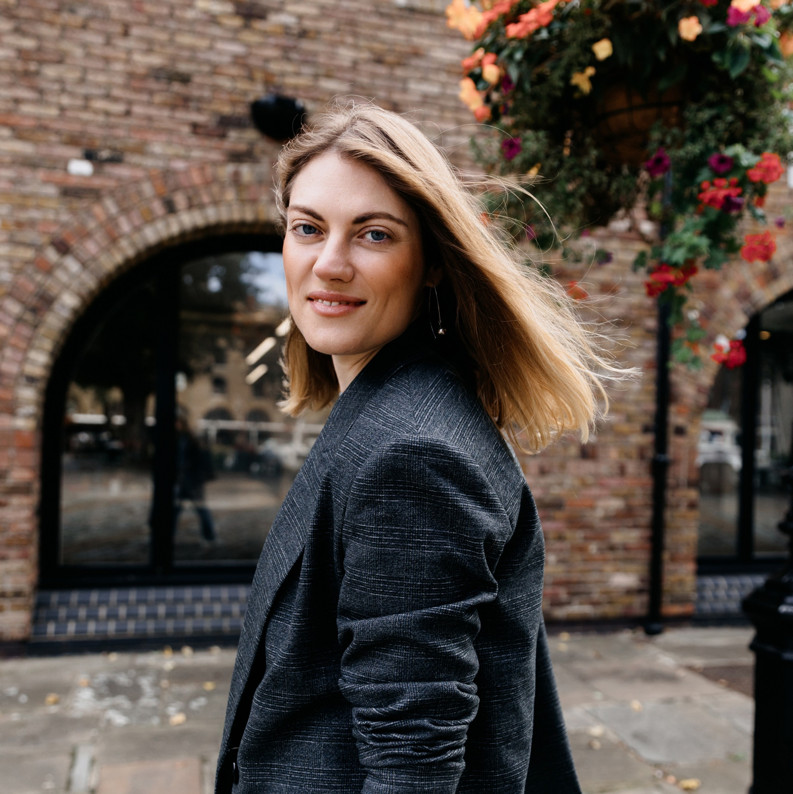 Contacts. Olga Goldina architectural interior design, styling and staging