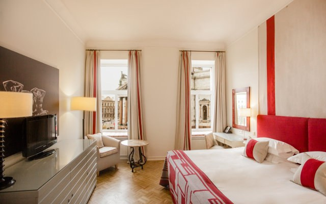 Выбрать лучшие гостиницы и отели на свадьбу для утра невесты в Санкт Петербурге. Свадебный фотограф в Москве Элина Ларченкова. Фото, которые цепляют