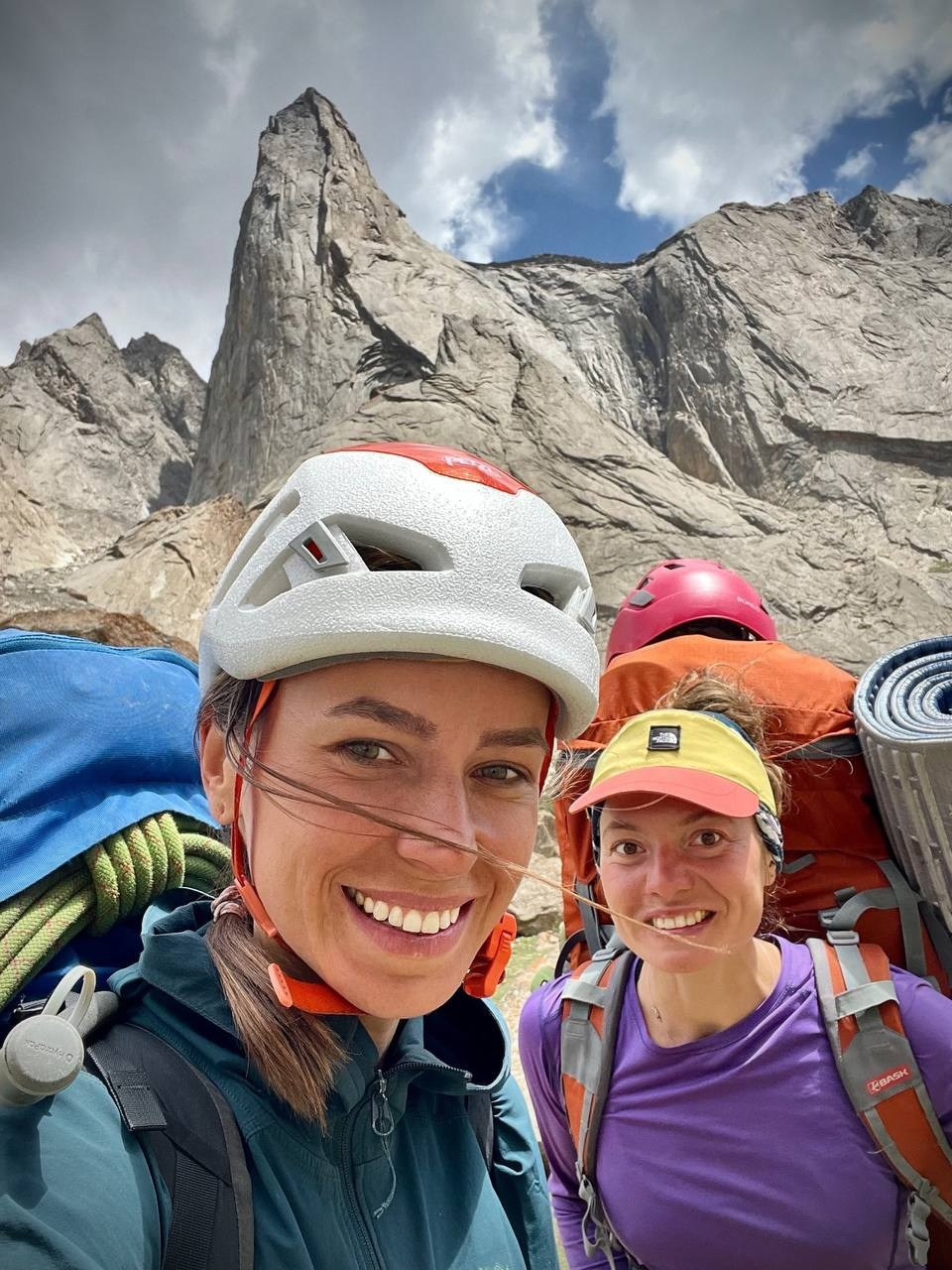 Perestroyka Crack свободным лазаньем. “Steel Angel”: women’s climbing award