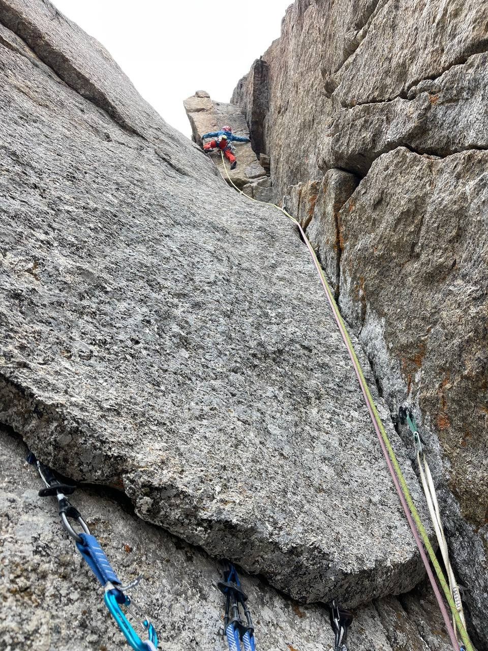 Perestroyka Crack свободным лазаньем. “Steel Angel”: women’s climbing award
