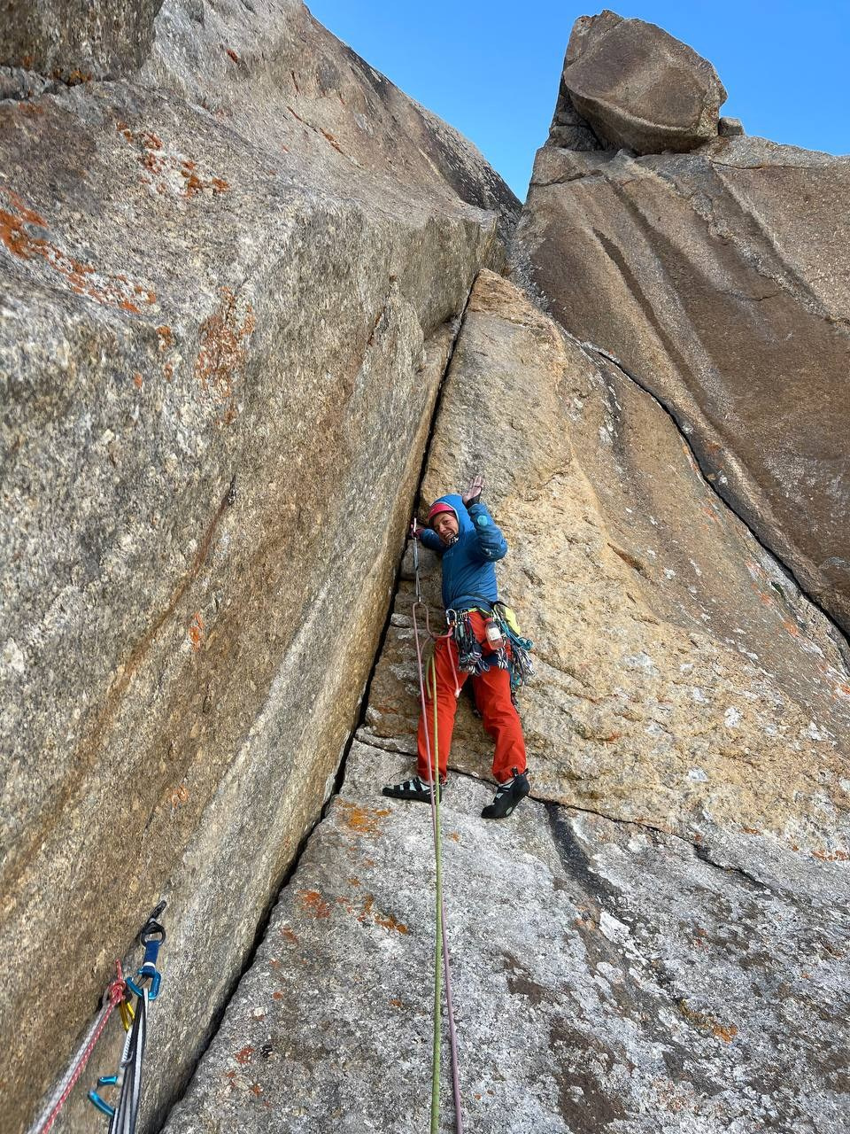 Perestroyka Crack свободным лазаньем. “Steel Angel”: women’s climbing award