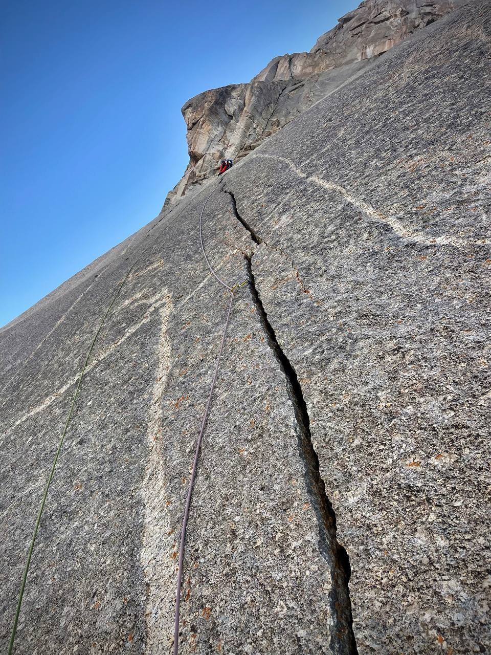 Perestroyka Crack свободным лазаньем. “Steel Angel”: women’s climbing award