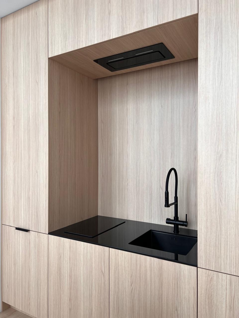 ЖК Парк столиц. Дизайн студия, занимаемся разработкой Дизайн проектов, реализацией проектов под ключ. Мы находимся в городе Екатеринбург. Зовут Рената