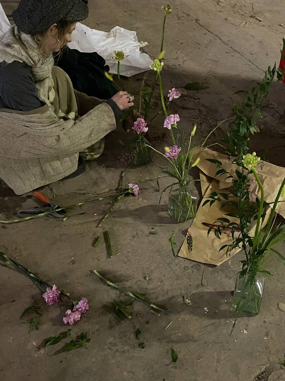 Цветочное присутствие на «Выставке без кураторов». Независимая цветочная мастерская им. Йонаса Мекаса