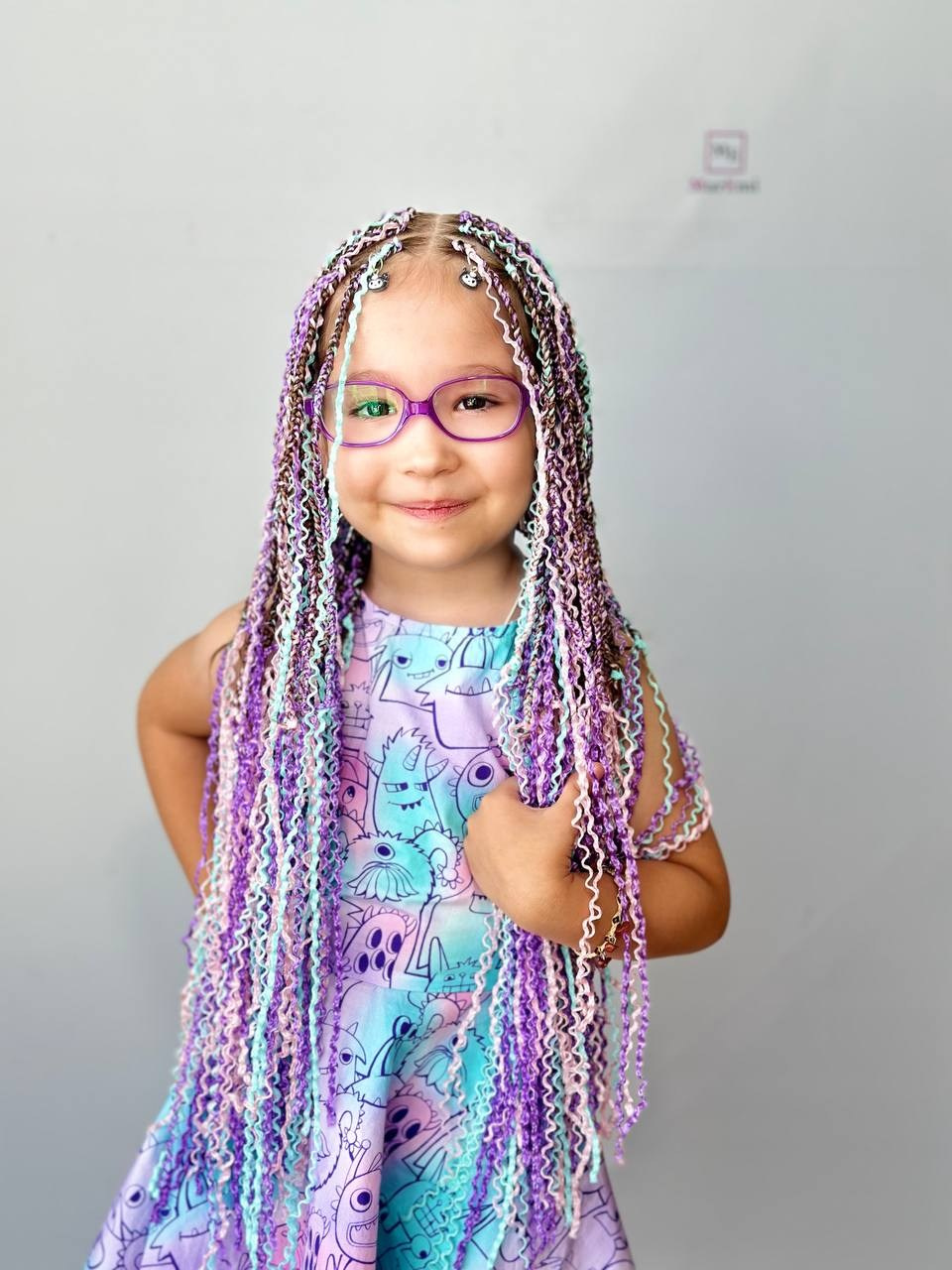 Плетение афрокос, дред, брейдов