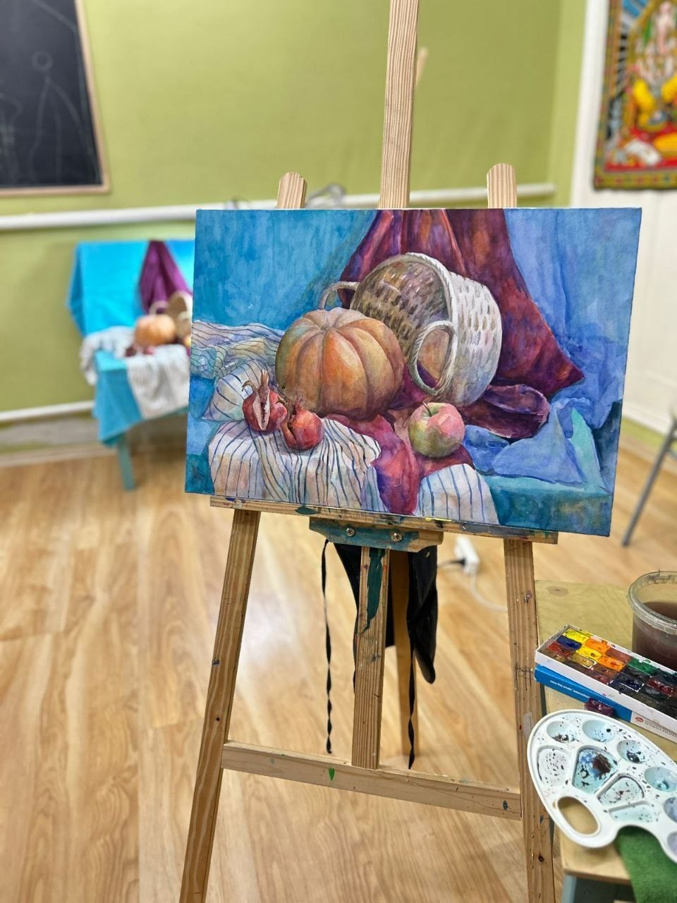 Тихонова Анна —художник-график, художник-монументалист, живописец, педагог