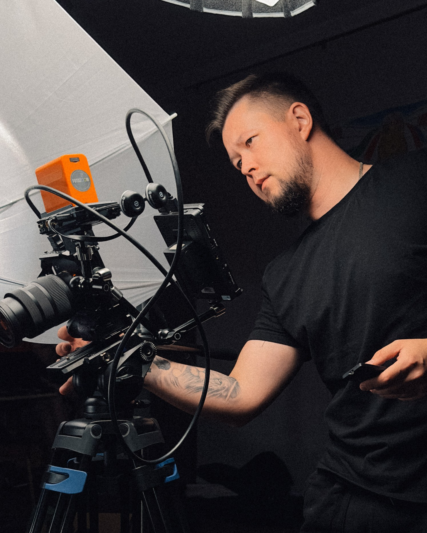 Контакты. Видеомейкер, видеооператор из Казани Ильнур Еналиев