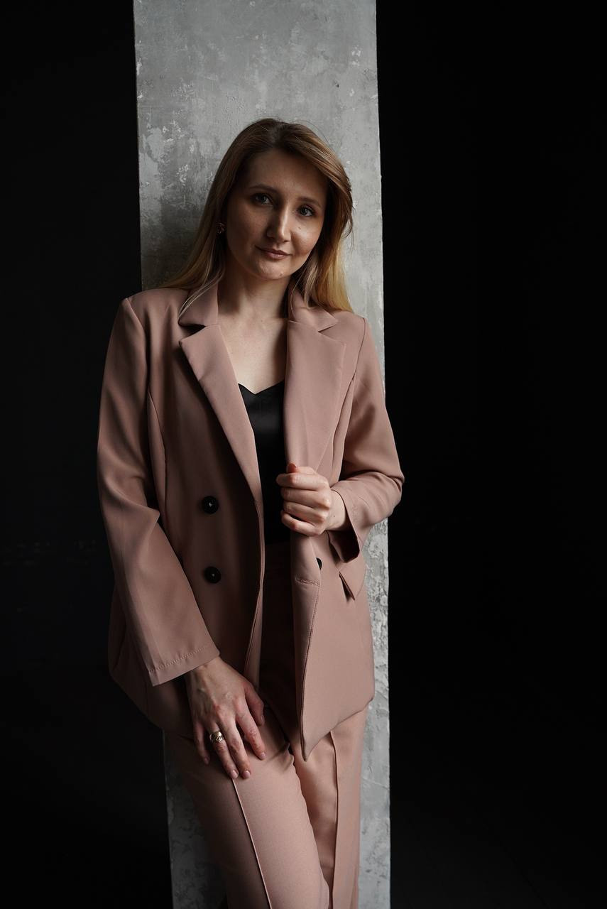 PUSHKAREVA STYLIST Studio. Пушкарева Кристина — Прически Макияж
