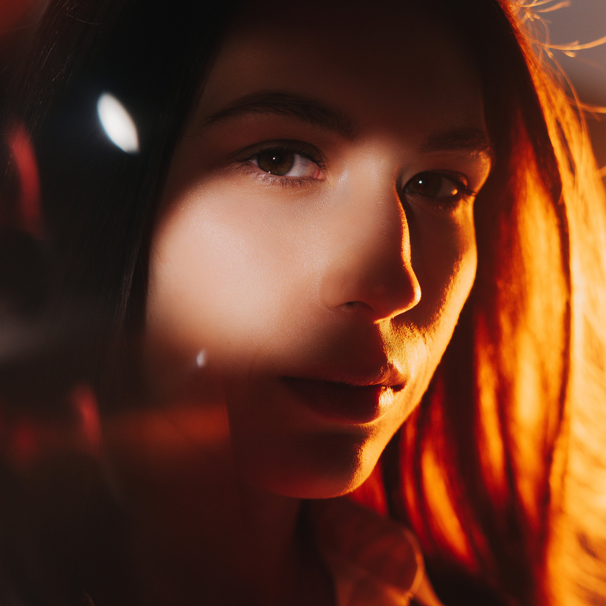 Использовалась сложная схема света в фотостудии