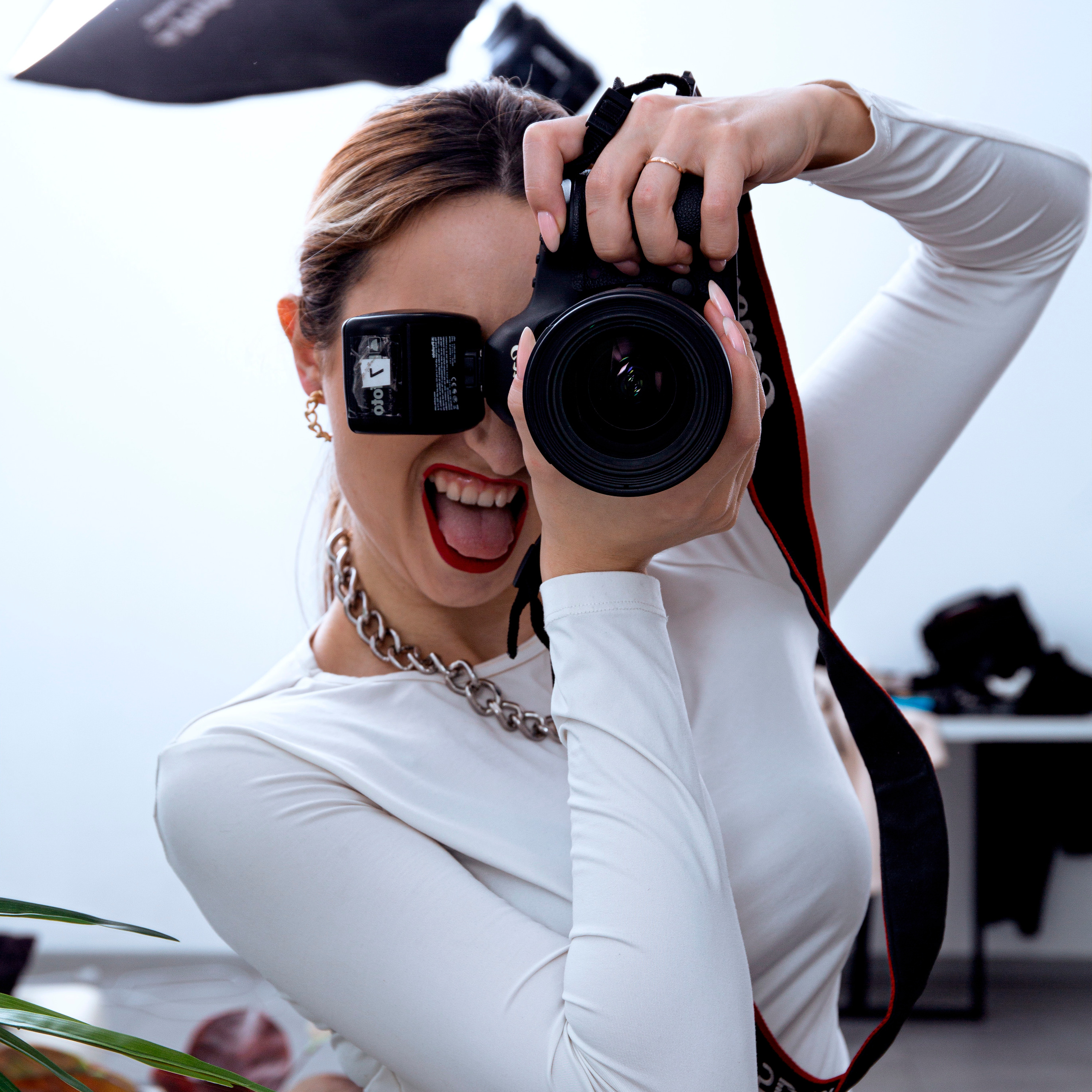 Контакты. Фотограф, который поместит ваше фото в журнал