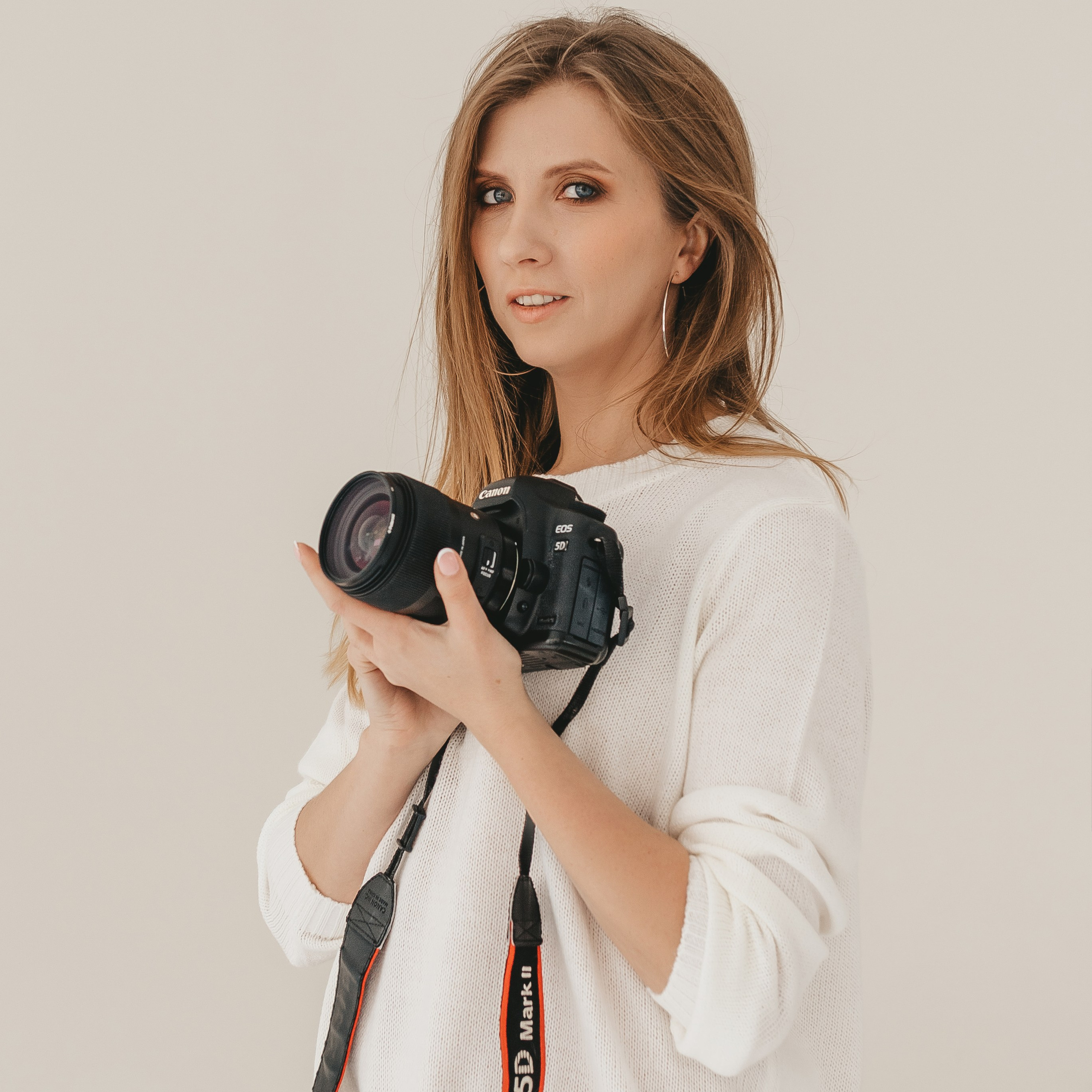 Контакты. Ольга Жданова Фотограф Екатеринбург портрет ню