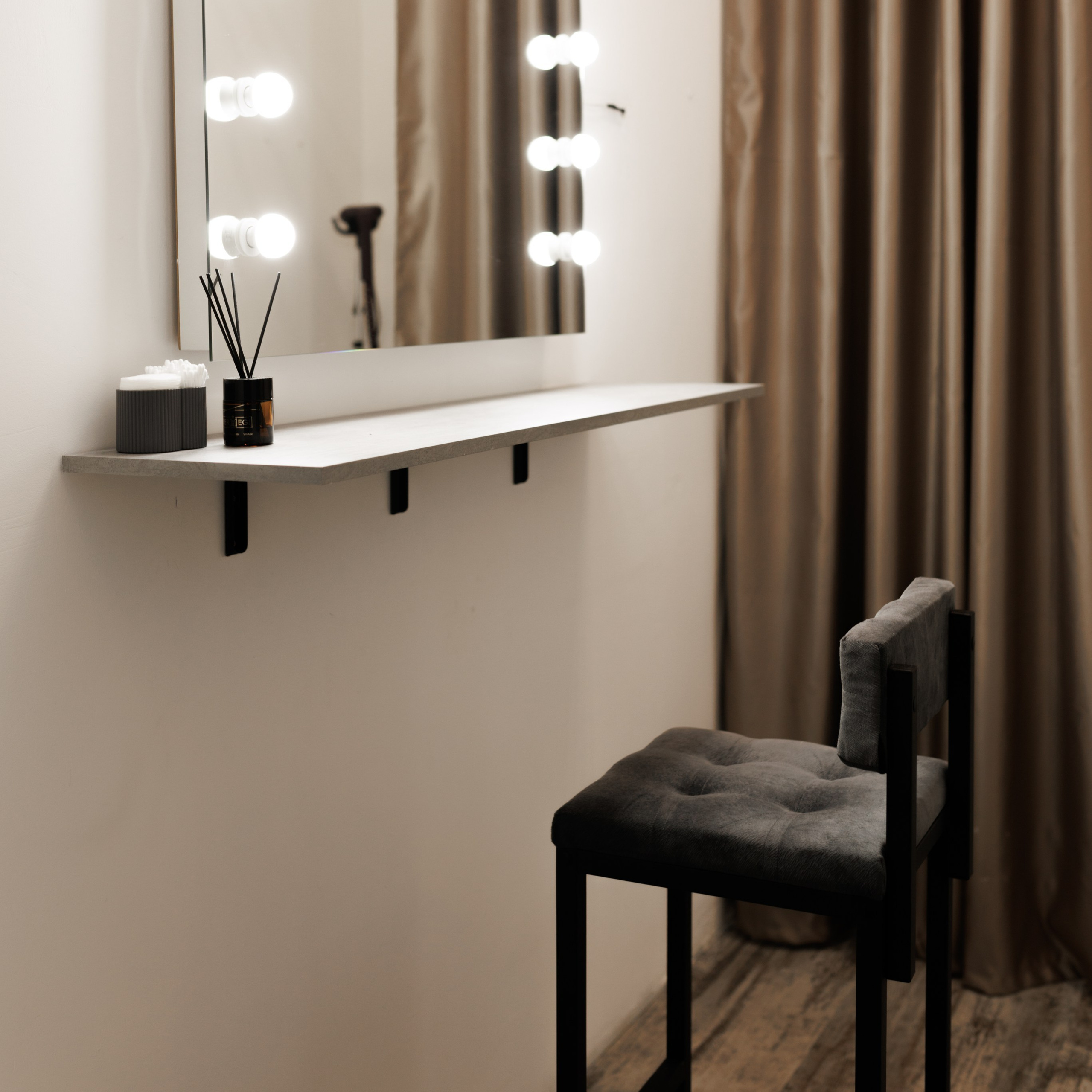 БРОНИРОВАТЬ. Фотостудия LEMAR